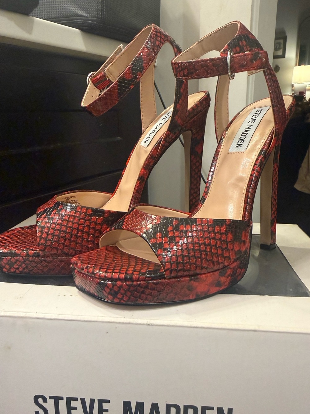 Steve Madden LUV Red Black Snakeskin Platform Heels Size 8
